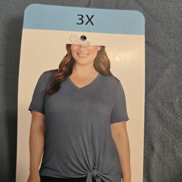 5 Items. Women's 3XL - Picture 4 of 10
